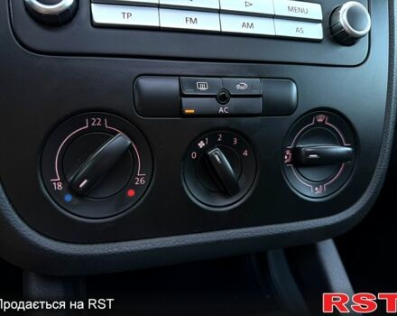 Серый Фольксваген Гольф, объемом двигателя 1.4 л и пробегом 240 тыс. км за 6700 $, фото 7 на Automoto.ua