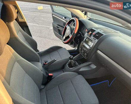 Сірий Фольксваген Гольф, об'ємом двигуна 1.39 л та пробігом 254 тис. км за 5200 $, фото 35 на Automoto.ua