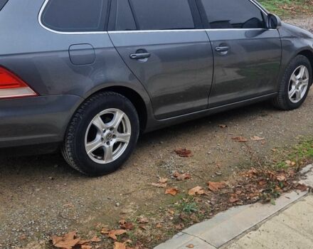 Серый Фольксваген Гольф, объемом двигателя 1.6 л и пробегом 300 тыс. км за 3900 $, фото 5 на Automoto.ua