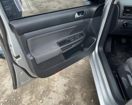 Серый Фольксваген Гольф, объемом двигателя 1.6 л и пробегом 240 тыс. км за 3950 $, фото 9 на Automoto.ua