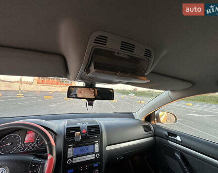 Сірий Фольксваген Гольф, об'ємом двигуна 1.39 л та пробігом 254 тис. км за 5200 $, фото 39 на Automoto.ua