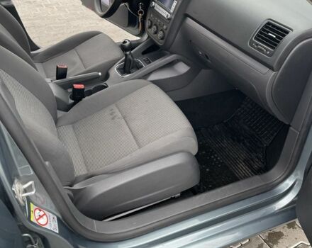 Сірий Фольксваген Гольф, об'ємом двигуна 1.6 л та пробігом 189 тис. км за 7688 $, фото 12 на Automoto.ua