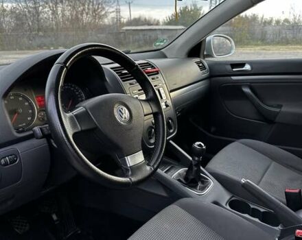 Сірий Фольксваген Гольф, об'ємом двигуна 1.6 л та пробігом 221 тис. км за 5500 $, фото 9 на Automoto.ua