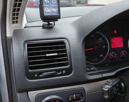 Серый Фольксваген Гольф, объемом двигателя 2 л и пробегом 350 тыс. км за 5999 $, фото 62 на Automoto.ua