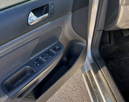 Серый Фольксваген Гольф, объемом двигателя 1.6 л и пробегом 200 тыс. км за 6300 $, фото 10 на Automoto.ua