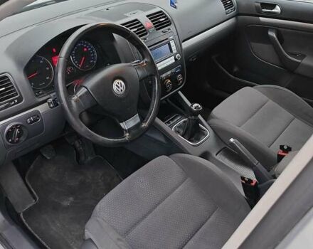 Серый Фольксваген Гольф, объемом двигателя 2 л и пробегом 350 тыс. км за 5500 $, фото 26 на Automoto.ua