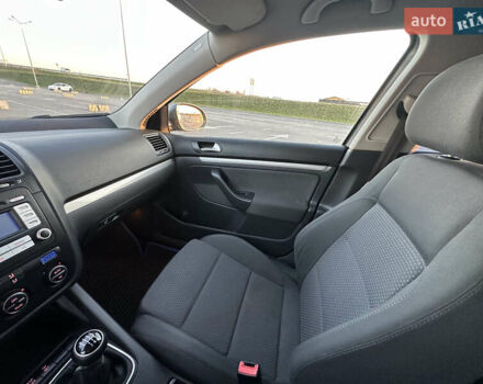 Сірий Фольксваген Гольф, об'ємом двигуна 1.39 л та пробігом 254 тис. км за 5200 $, фото 38 на Automoto.ua