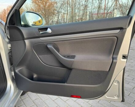 Серый Фольксваген Гольф, объемом двигателя 1.6 л и пробегом 193 тыс. км за 6450 $, фото 19 на Automoto.ua