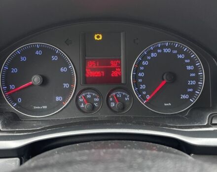 Серый Фольксваген Гольф, объемом двигателя 1.6 л и пробегом 240 тыс. км за 3950 $, фото 7 на Automoto.ua