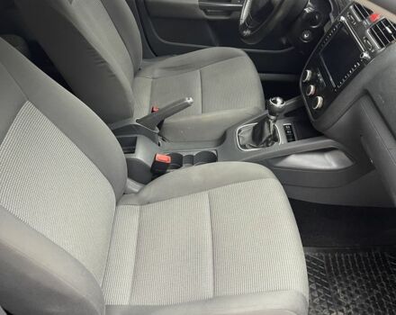 Серый Фольксваген Гольф, объемом двигателя 1.6 л и пробегом 240 тыс. км за 3950 $, фото 5 на Automoto.ua