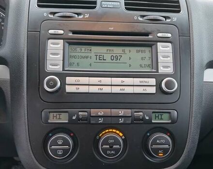 Серый Фольксваген Гольф, объемом двигателя 2 л и пробегом 350 тыс. км за 5999 $, фото 64 на Automoto.ua