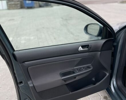 Сірий Фольксваген Гольф, об'ємом двигуна 1.6 л та пробігом 189 тис. км за 7688 $, фото 6 на Automoto.ua