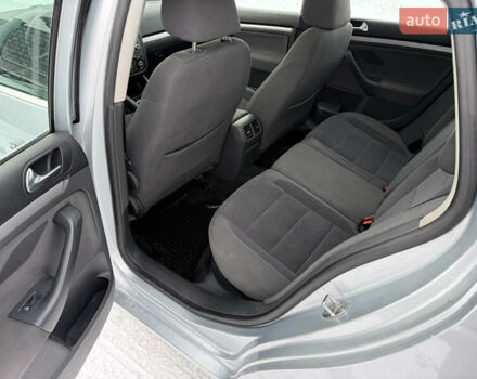 Серый Фольксваген Гольф, объемом двигателя 1.6 л и пробегом 232 тыс. км за 5500 $, фото 15 на Automoto.ua