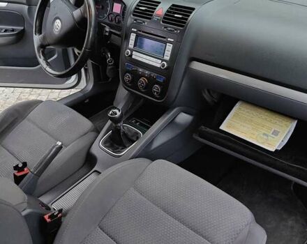 Серый Фольксваген Гольф, объемом двигателя 2 л и пробегом 350 тыс. км за 5999 $, фото 45 на Automoto.ua