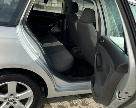 Серый Фольксваген Гольф, объемом двигателя 1.6 л и пробегом 211 тыс. км за 6300 $, фото 5 на Automoto.ua