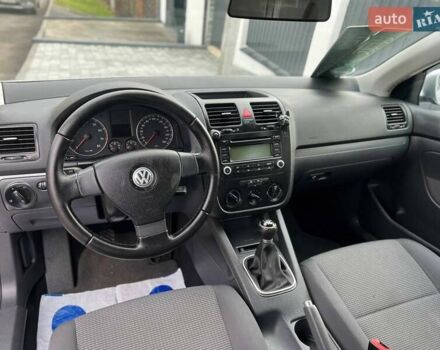 Серый Фольксваген Гольф, объемом двигателя 1.6 л и пробегом 198 тыс. км за 6899 $, фото 54 на Automoto.ua