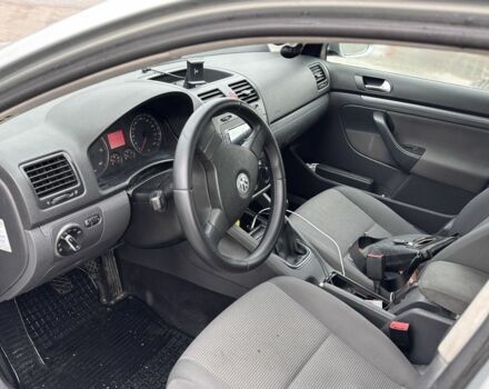 Фольксваген Гольф 2007 в Хмельницком на Automoto.ua Серый Фольксваген Гольф, объемом двигателя 1.9 л и пробегом 211 тыс. км за 6350 $, фото 5 на Automoto.ua