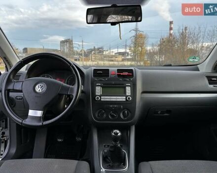 Сірий Фольксваген Гольф, об'ємом двигуна 1.6 л та пробігом 221 тис. км за 5500 $, фото 11 на Automoto.ua