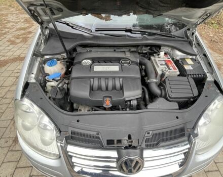 Серый Фольксваген Гольф, объемом двигателя 1.6 л и пробегом 240 тыс. км за 3950 $, фото 6 на Automoto.ua