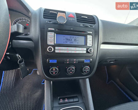 Сірий Фольксваген Гольф, об'ємом двигуна 1.39 л та пробігом 254 тис. км за 5200 $, фото 21 на Automoto.ua