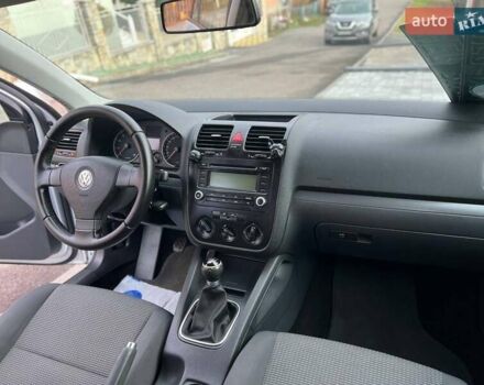 Серый Фольксваген Гольф, объемом двигателя 1.6 л и пробегом 198 тыс. км за 6899 $, фото 45 на Automoto.ua