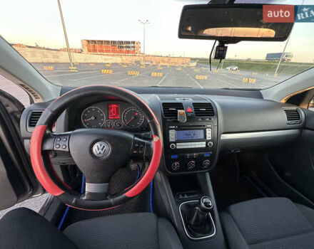 Сірий Фольксваген Гольф, об'ємом двигуна 1.39 л та пробігом 254 тис. км за 5200 $, фото 20 на Automoto.ua