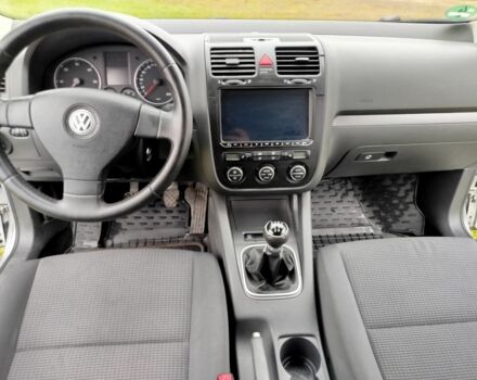 Серый Фольксваген Гольф, объемом двигателя 1.9 л и пробегом 365 тыс. км за 5750 $, фото 19 на Automoto.ua