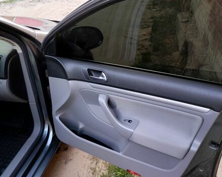 Серый Фольксваген Гольф, объемом двигателя 1.4 л и пробегом 235 тыс. км за 6000 $, фото 10 на Automoto.ua