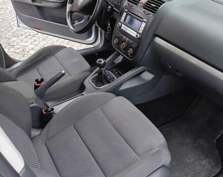 Серый Фольксваген Гольф, объемом двигателя 2 л и пробегом 350 тыс. км за 5500 $, фото 35 на Automoto.ua