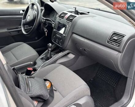 Фольксваген Гольф 2007 в Хмельницком на Automoto.ua Серый Фольксваген Гольф, объемом двигателя 1.9 л и пробегом 211 тыс. км за 6350 $, фото 6 на Automoto.ua