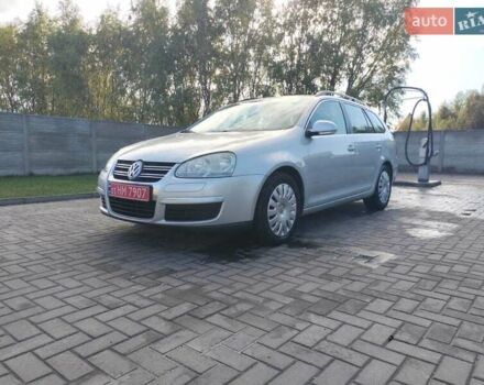 Серый Фольксваген Гольф, объемом двигателя 1.4 л и пробегом 235 тыс. км за 5600 $, фото 2 на Automoto.ua