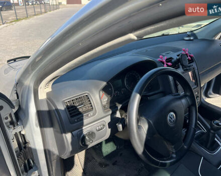 Серый Фольксваген Гольф, объемом двигателя 1.9 л и пробегом 280 тыс. км за 5500 $, фото 7 на Automoto.ua