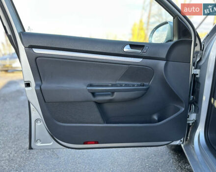 Сірий Фольксваген Гольф, об'ємом двигуна 1.6 л та пробігом 231 тис. км за 7100 $, фото 14 на Automoto.ua