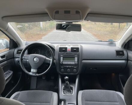 Серый Фольксваген Гольф, объемом двигателя 1.6 л и пробегом 242 тыс. км за 5900 $, фото 18 на Automoto.ua