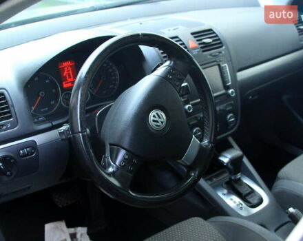 Серый Фольксваген Гольф, объемом двигателя 1.97 л и пробегом 257 тыс. км за 7500 $, фото 2 на Automoto.ua
