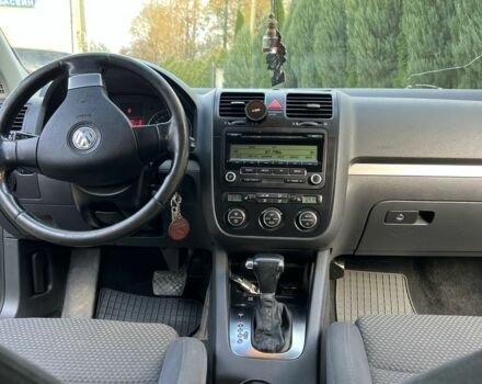 Серый Фольксваген Гольф, объемом двигателя 2 л и пробегом 341 тыс. км за 3500 $, фото 6 на Automoto.ua