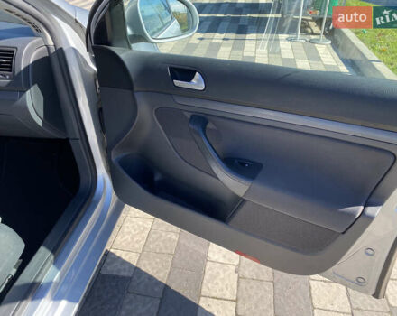 Сірий Фольксваген Гольф, об'ємом двигуна 1.6 л та пробігом 230 тис. км за 6200 $, фото 21 на Automoto.ua