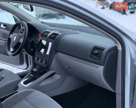 Серый Фольксваген Гольф, объемом двигателя 1.4 л и пробегом 206 тыс. км за 5950 $, фото 39 на Automoto.ua