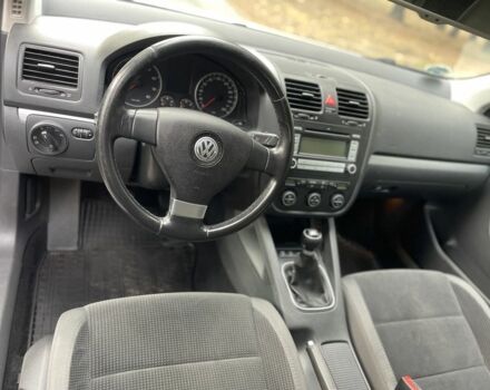 Серый Фольксваген Гольф, объемом двигателя 1.6 л и пробегом 242 тыс. км за 5900 $, фото 9 на Automoto.ua