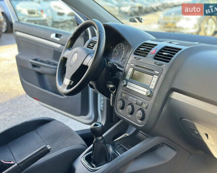 Сірий Фольксваген Гольф, об'ємом двигуна 1.6 л та пробігом 231 тис. км за 7100 $, фото 23 на Automoto.ua