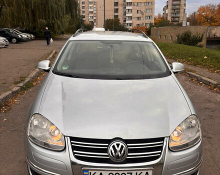 Серый Фольксваген Гольф, объемом двигателя 1.6 л и пробегом 250 тыс. км за 5999 $, фото 1 на Automoto.ua