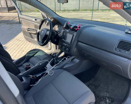 Серый Фольксваген Гольф, объемом двигателя 1.9 л и пробегом 280 тыс. км за 5500 $, фото 12 на Automoto.ua