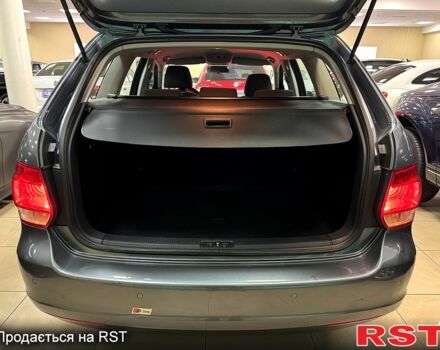 Серый Фольксваген Гольф, объемом двигателя 1.4 л и пробегом 217 тыс. км за 5800 $, фото 4 на Automoto.ua