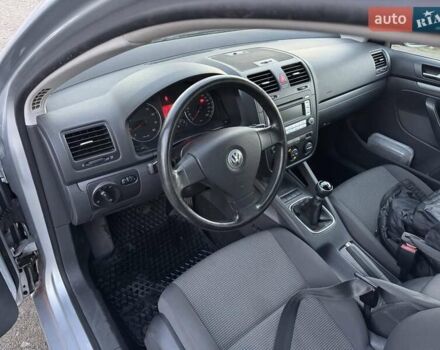 Сірий Фольксваген Гольф, об'ємом двигуна 1.6 л та пробігом 210 тис. км за 5999 $, фото 4 на Automoto.ua
