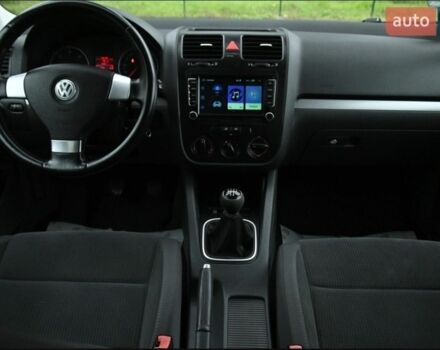 Серый Фольксваген Гольф, объемом двигателя 1.9 л и пробегом 298 тыс. км за 6300 $, фото 5 на Automoto.ua