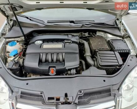 Сірий Фольксваген Гольф, об'ємом двигуна 1.6 л та пробігом 210 тис. км за 6399 $, фото 26 на Automoto.ua