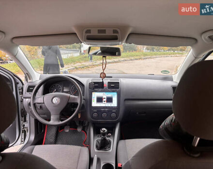 Серый Фольксваген Гольф, объемом двигателя 1.6 л и пробегом 250 тыс. км за 5999 $, фото 13 на Automoto.ua