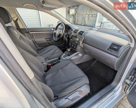 Серый Фольксваген Гольф, объемом двигателя 1.9 л и пробегом 308 тыс. км за 6800 $, фото 33 на Automoto.ua