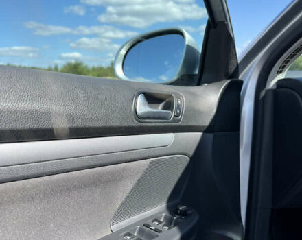 Серый Фольксваген Гольф, объемом двигателя 1.6 л и пробегом 220 тыс. км за 7300 $, фото 60 на Automoto.ua