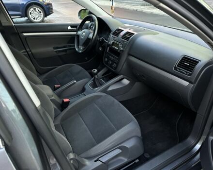 Сірий Фольксваген Гольф, об'ємом двигуна 1.6 л та пробігом 202 тис. км за 5800 $, фото 19 на Automoto.ua